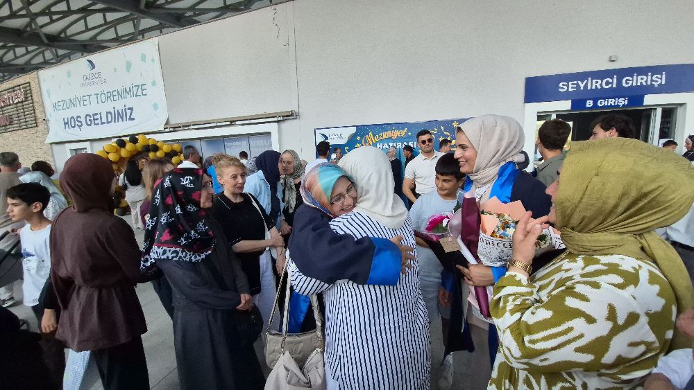 53 yaşında üniversiteden mezun oldu: Bölümü birincilikle bitirdi