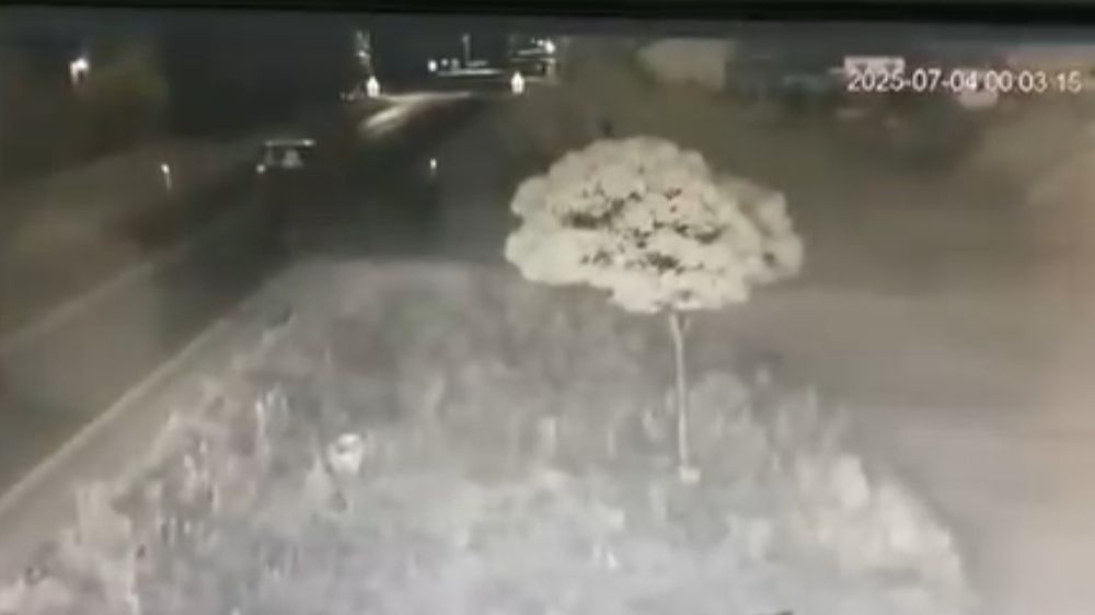 Afyonkarahisar’da otomobil traktör römorkuna çarptı: 3 kişi yaralandI