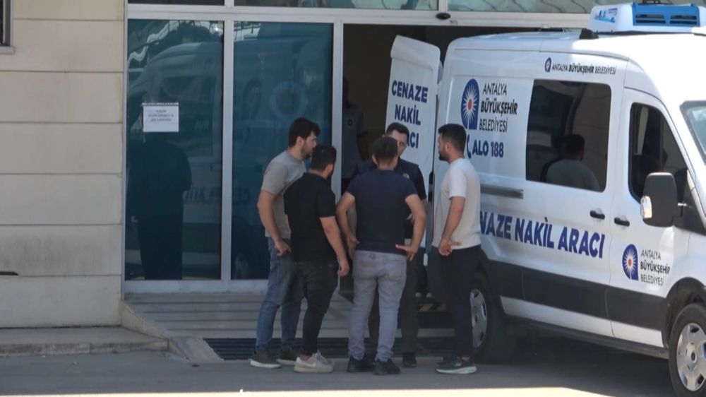 Ağabeyi tarafından 14 bıçak darbesi ile öldürülen genç kızın cenazesi teslim alındı