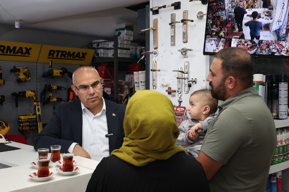 Ağrı Valisi Koç esnafı ziyaret etti, vatandaşların taleplerini dinledi