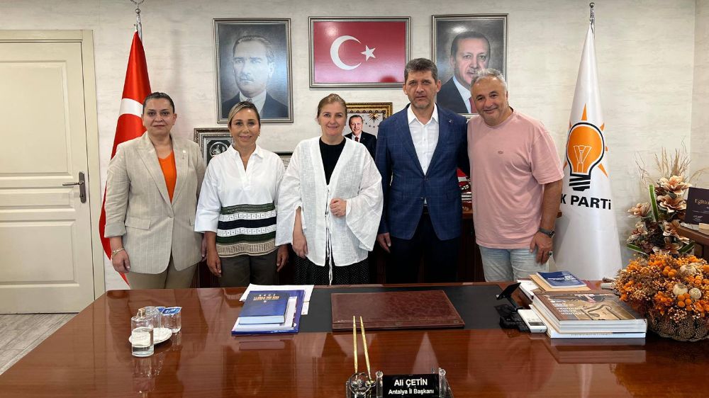 Ak Parti Antalya  Milletvekili Dr. Tuba Vural Çokal " Hizmette zaaf, yönetimde şaibe, söylemde çelişki"