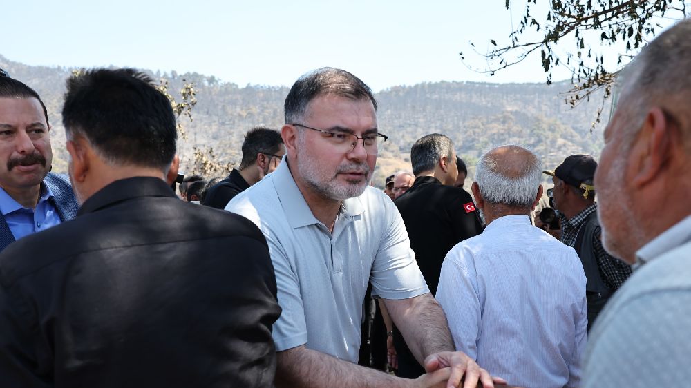 AK Parti'li Saygılı: "Cumhurbaşkanımız İzmir'i anbean takip ediyor, kimse mağdur edilmeyecek"