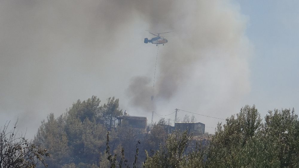 Alevler bir anda evinin yanına geldi, yaşlı adam kabusu yaşadı