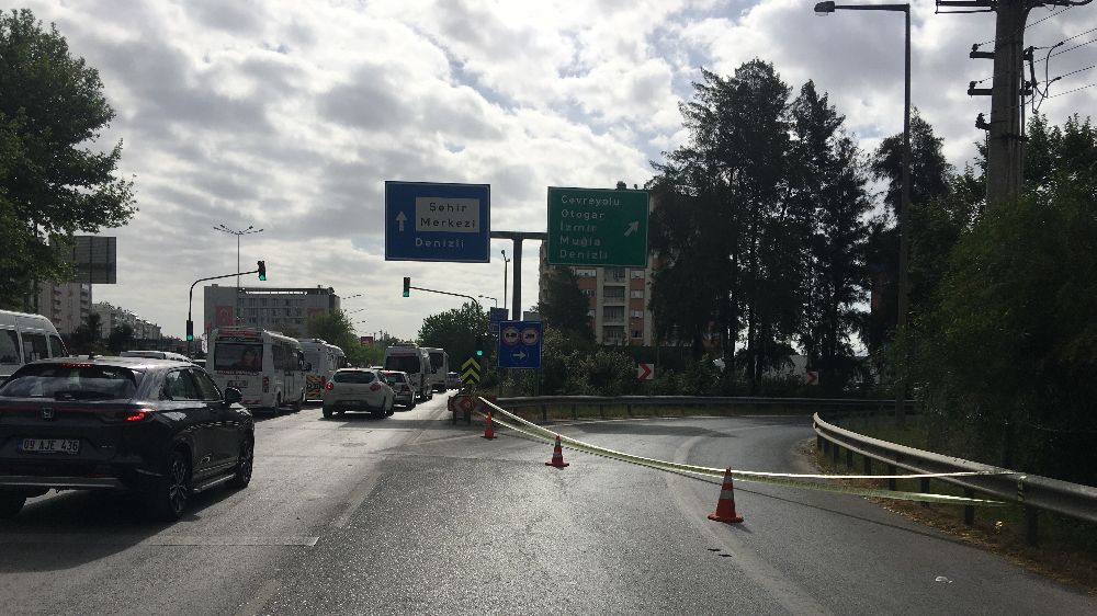 Alevler yolu sardı  Aydın-İzmir Otoyolu trafiğe kapatıldı