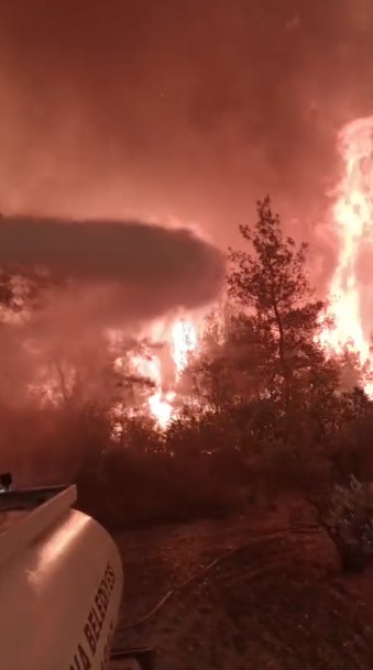 Alevlerin arasındaki dehşet anları kamerada