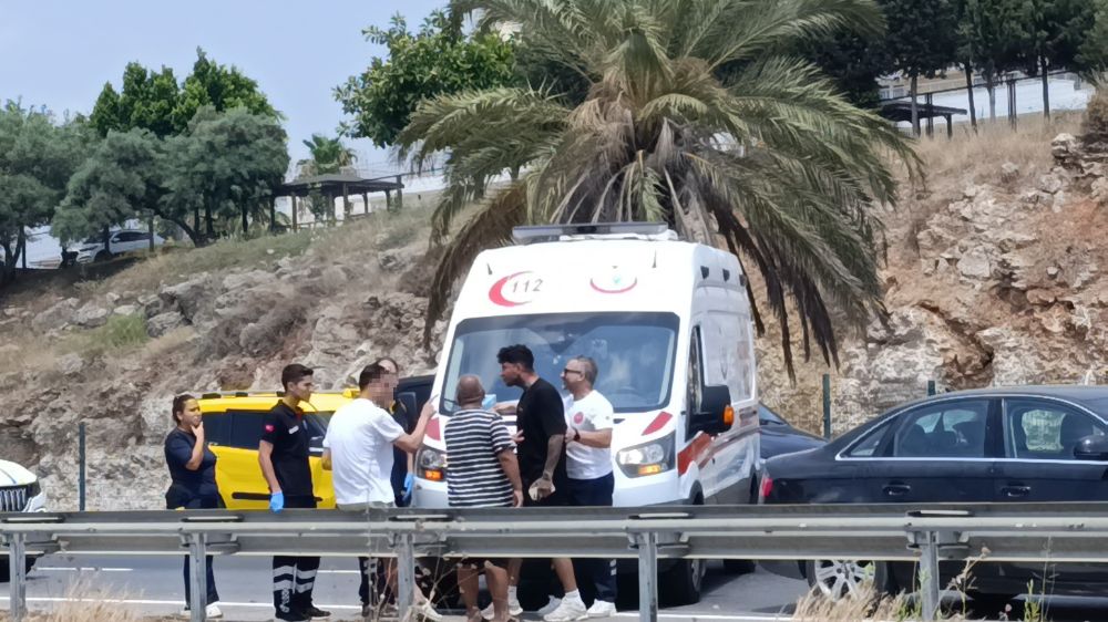 Alkollü sürücü otomobile çarpıp kaçtı, kovalamaca sonucu yakalandı