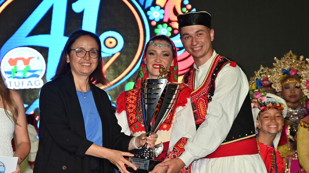 Altın Karanfil Halk Dansları Yarışması’nın kazananı Bulgaristan oldu