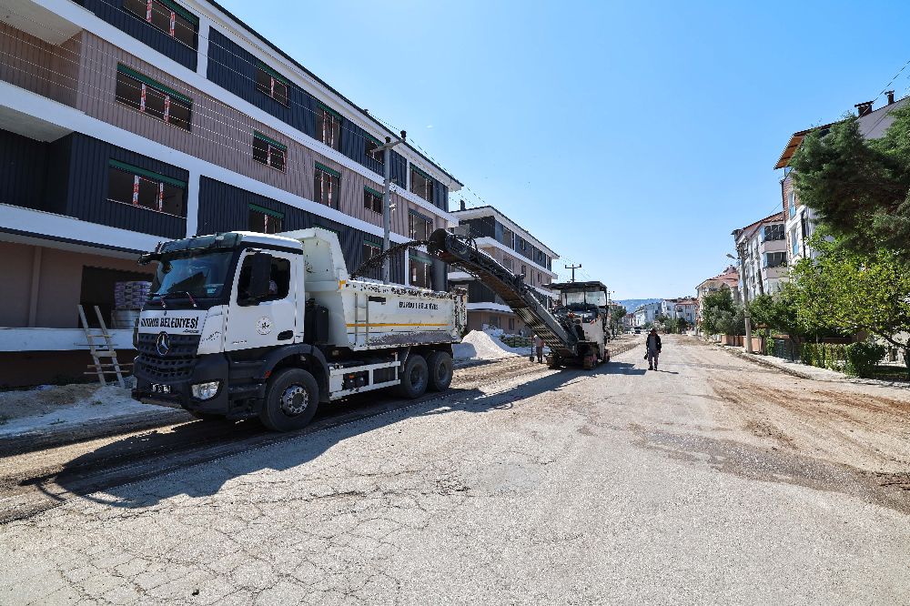 Altyapı ve asfalt yenileme çalışmaları başladı Başkan Ercengiz yerinde inceledi