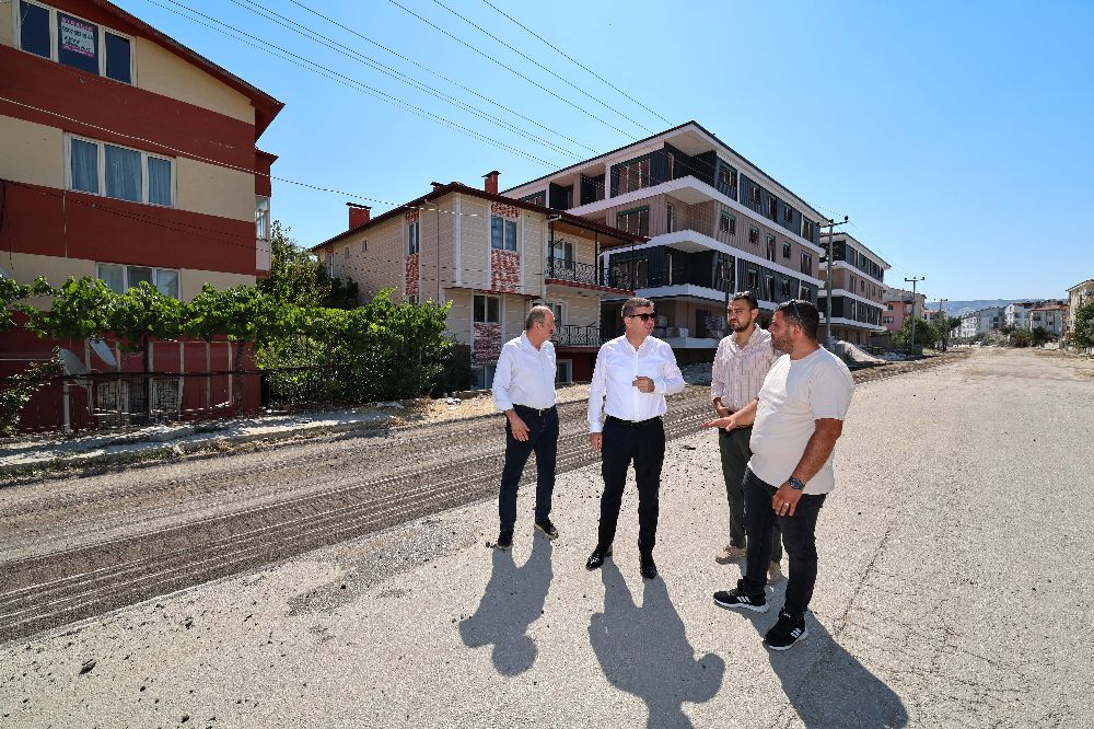 Altyapı ve asfalt yenileme çalışmaları başladı Başkan Ercengiz yerinde inceledi