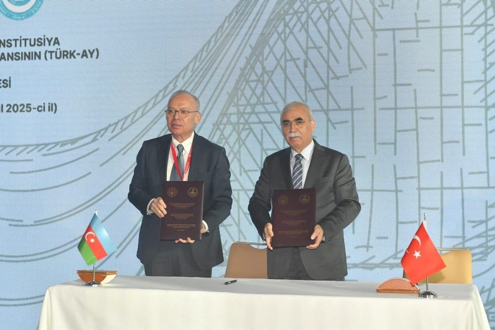 Anayasa Mahkemesi Başkanı Özkaya, TÜRK-AY 1. Kongresi'ne katıldı