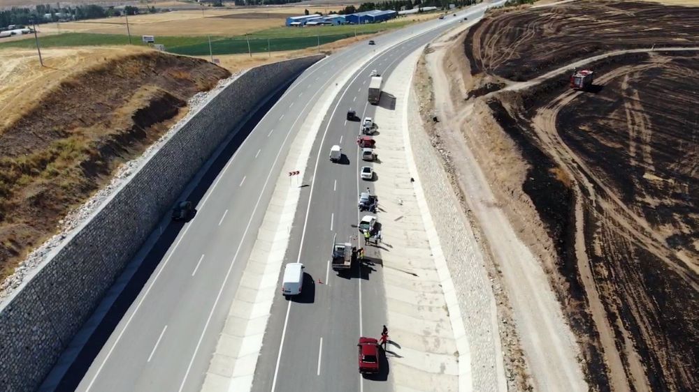 Anız dumanı zincirleme kazaya neden oldu: 7 araç birbirine girdi