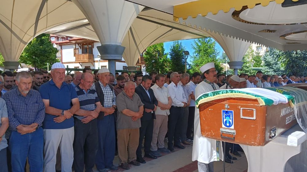 Ankara’da biri çocuk 3 kişinin hayatını kaybettiği kazaya sahipsiz köpeğin neden olduğu iddiası