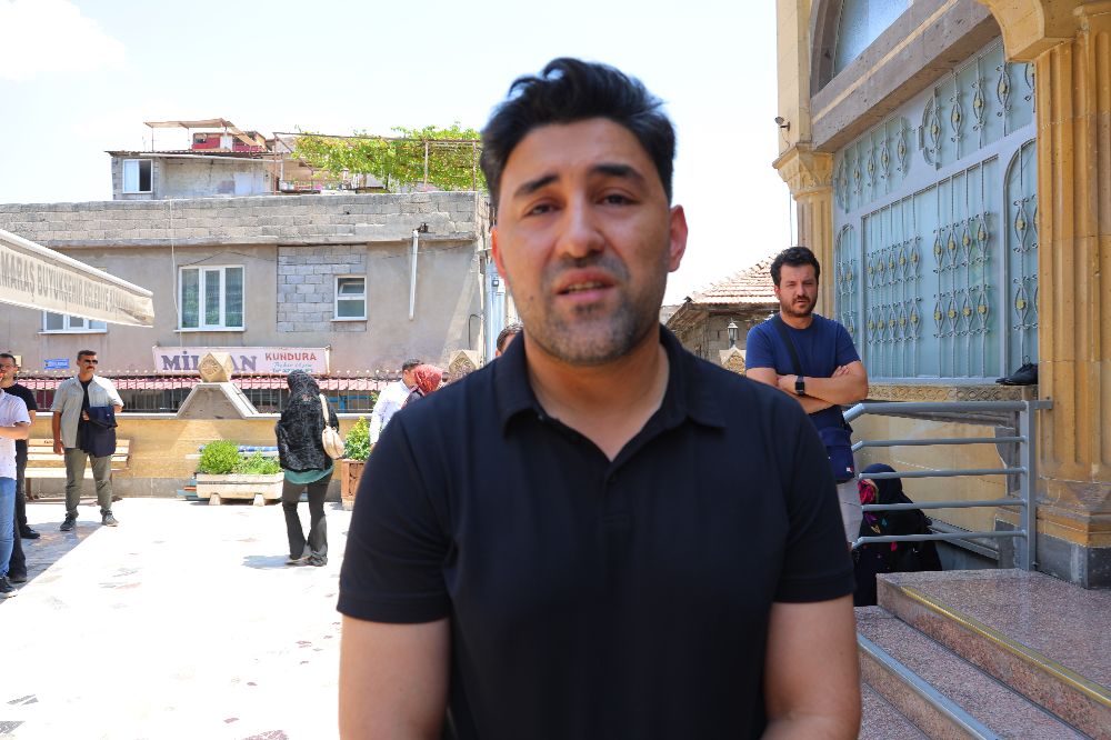 Ankara'daki yangında ölen anne ve 3,5 aylık oğlu Kahramanmaraş'ta toprağa verildi