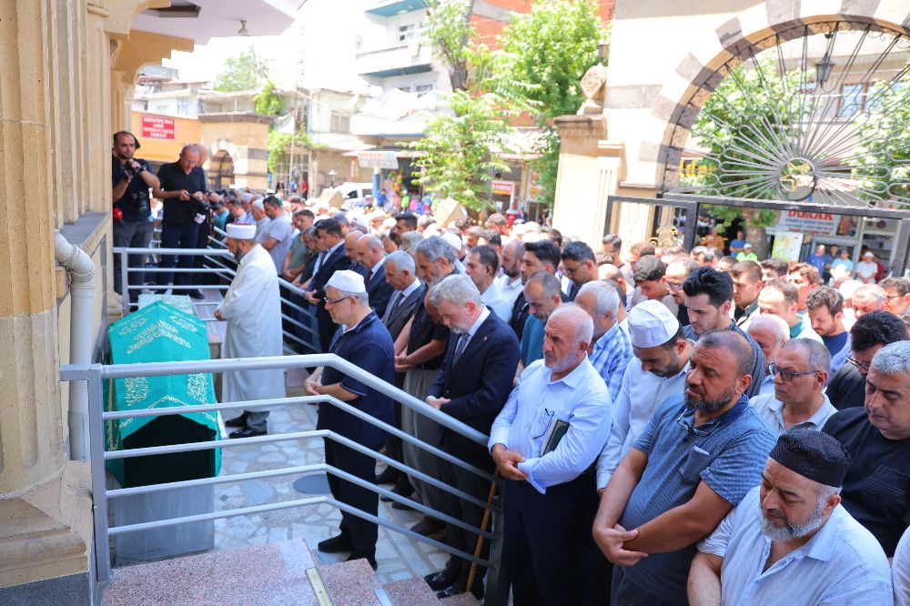 Ankara'daki yangında ölen anne ve 3,5 aylık oğlu Kahramanmaraş'ta toprağa verildi