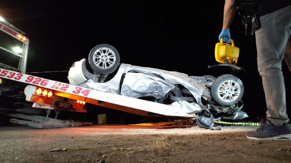 Ankara Kahramankazan'da iki otomobil çarpıştı 3 ölü