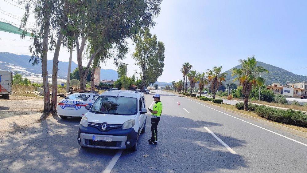 Antalya’da 1 haftada 57 bin araç denetlendi, 16 bin sürücüye ceza