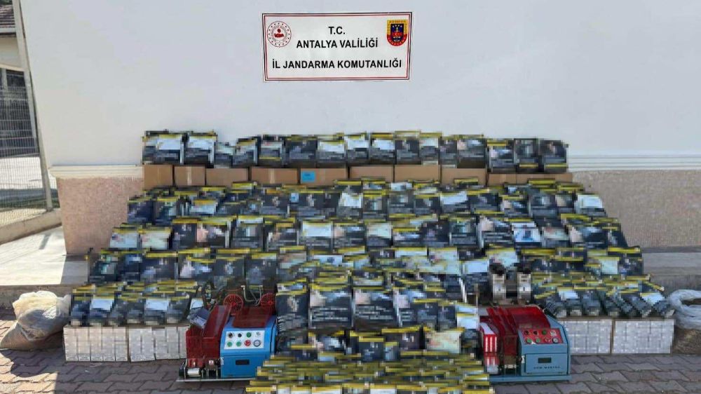 Antalya'da 3 ton kaçak tütün ele geçirildi