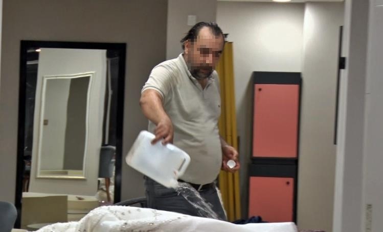 Antalya'da gecenin olayı Eşinin Gelinlik Mağazasını Yakmaya çalıştı tazyikli su ile durduruldu