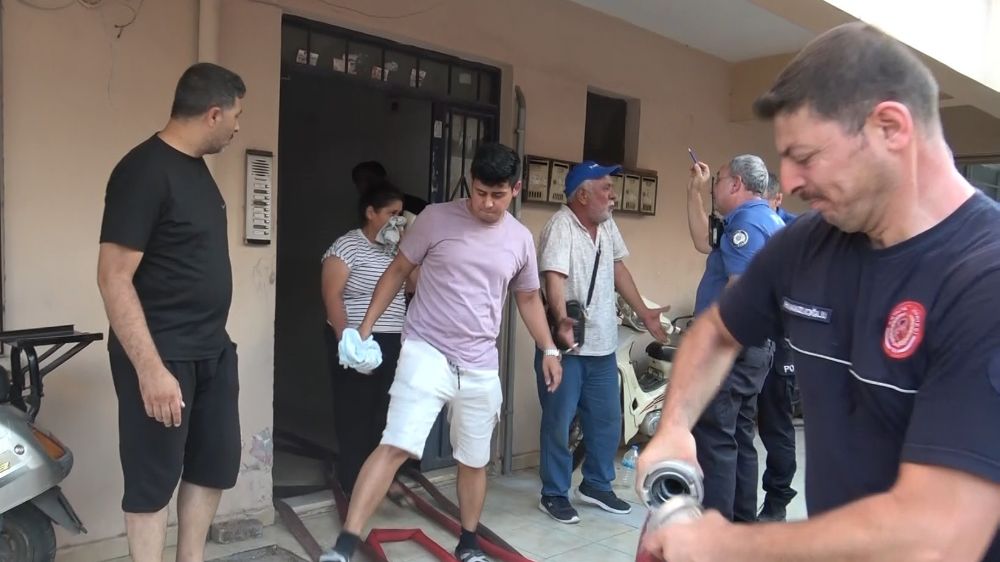 Antalya'da Madde bağımlısı genç evi yaktı, anne ile baba perişan