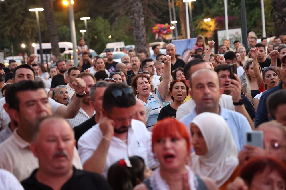 Antalya'da Muhittin Böcek'e destek mitingi