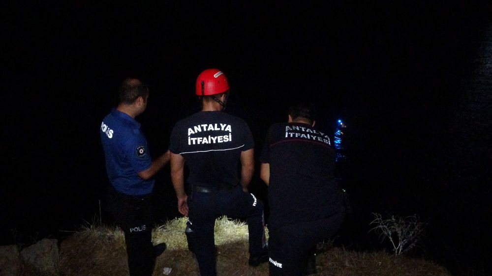 Antalya'da "Şelaleden denize birisi düştü" ihbarı ekipleri alarma geçirdi