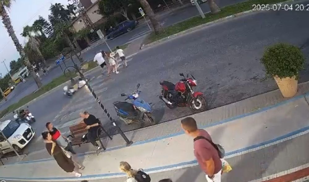 Antalya'da turistlerin ayağını yerden kesen kaza