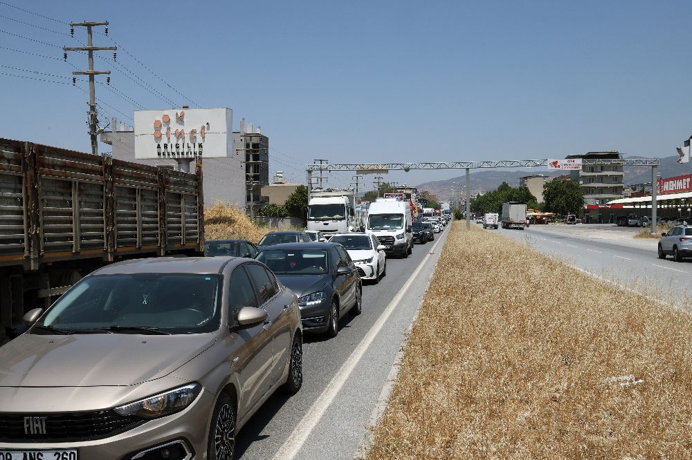Araç kuyruğunun bir ucu Aydın, diğer ucu Muğla’da