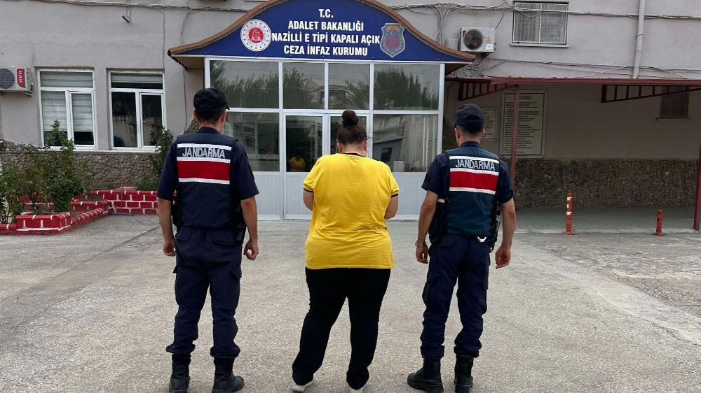 Aranan şahıslar jandarmadan kaçamadı