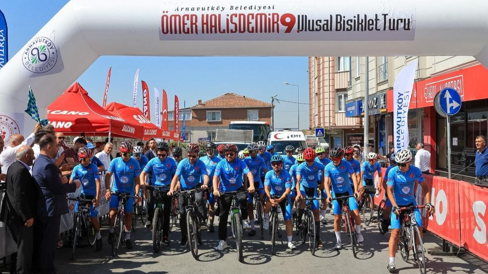 Arnavutköy’de 9. Ömer Halisdemir Bisiklet Turu başladı