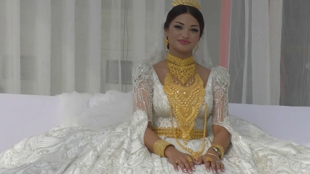 Aşiret mensubu başkana görkemli düğün