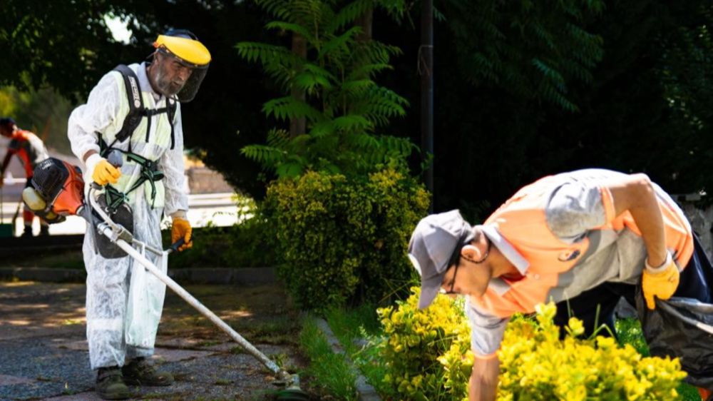 Atatürk Sahil Parkı’nda temizlik ve bakım çalışması yapıldı