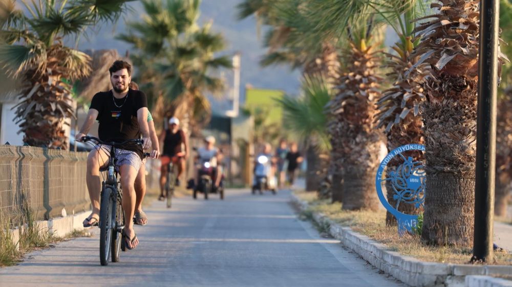 Aydın Büyükşehir Belediyesi Kuşadası'ndaki çalışmalarını sürdürüyor