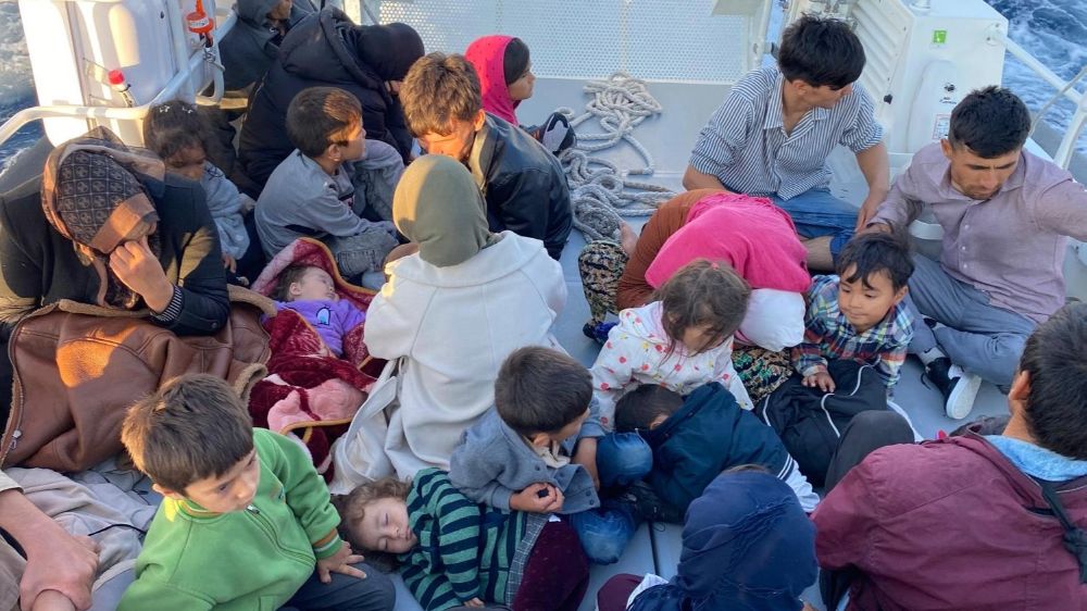 Ayvacık açıklarında 27 kaçak göçmen kurtarıldı