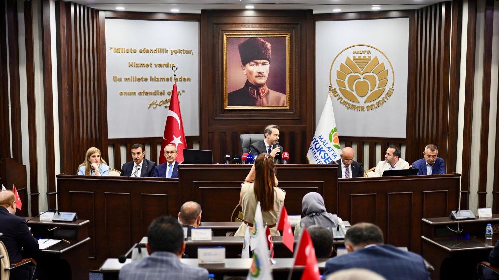  Bakan Bayraktar: "Karadeniz gazı 2028’de 16 milyon haneye ulaşacak"