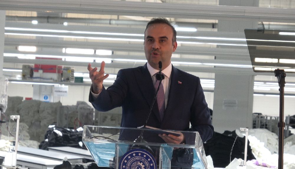 Bakan Kacır: "Suriye'yi yeniden ayağa kaldıracağız"