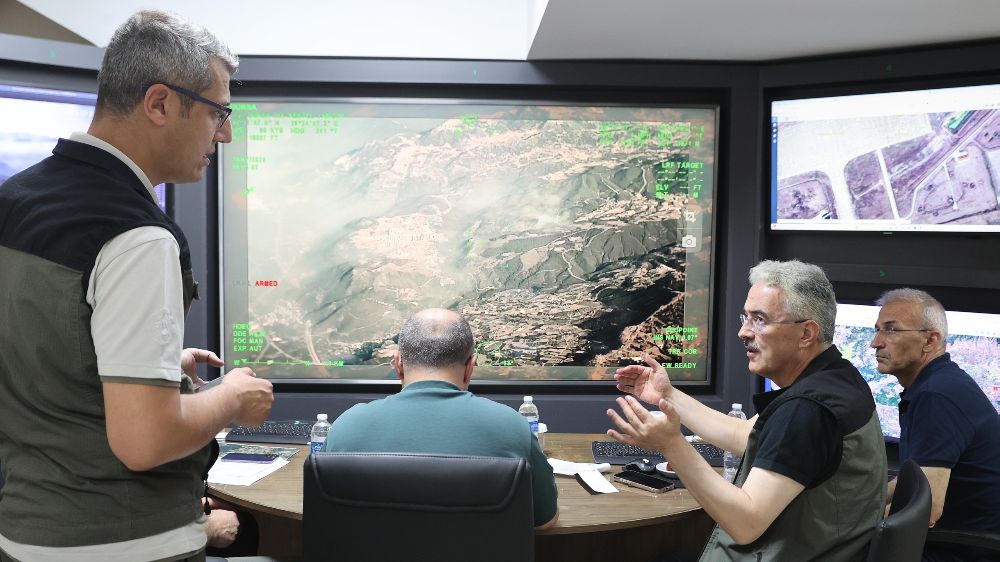 Bakan Yardımcısı ve Bursa protokolü orman yangınlarını yakından takip ediyor