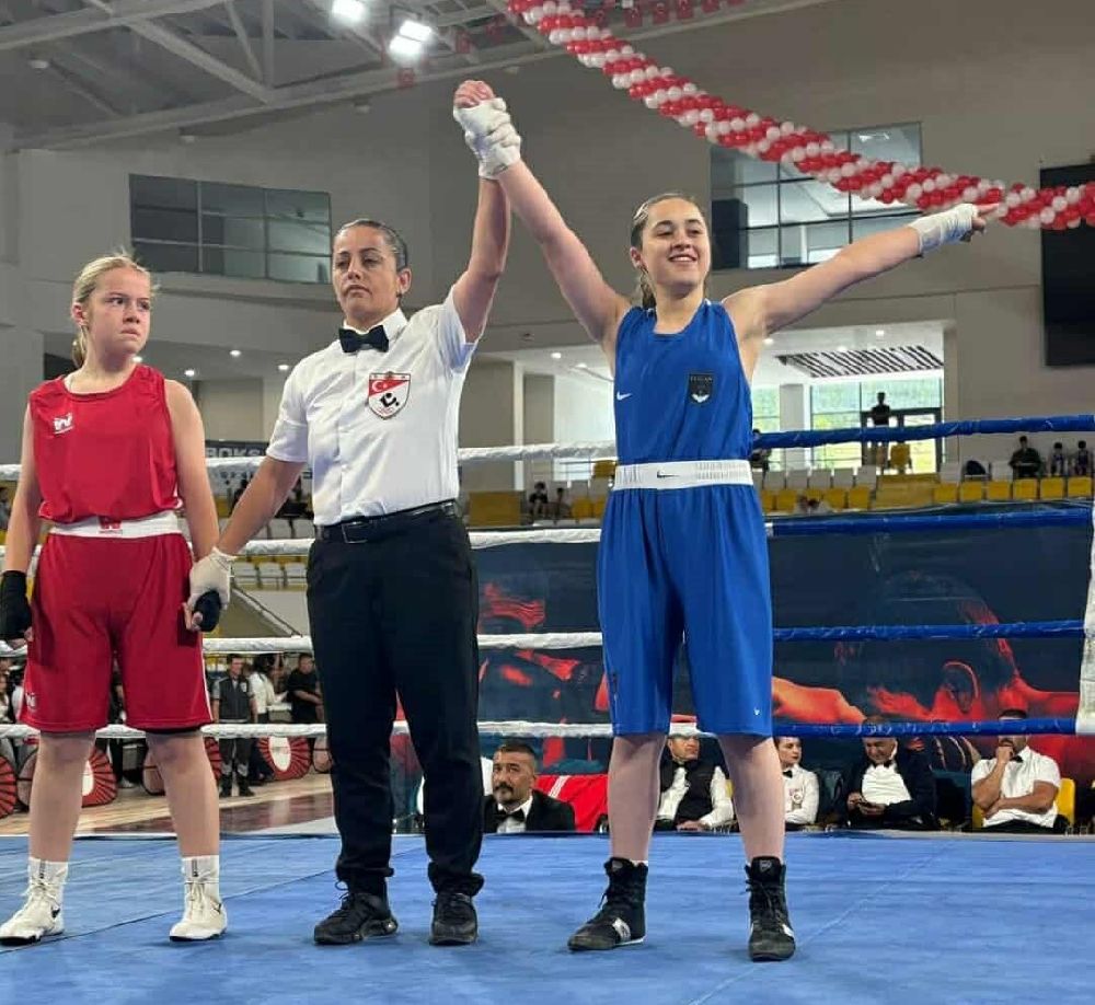 Balıkesirli Ceylin Onay'dan Türkiye Şampiyonası’nda Bronz madalya