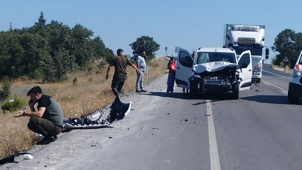 Balya'da araç ineğe çarptı