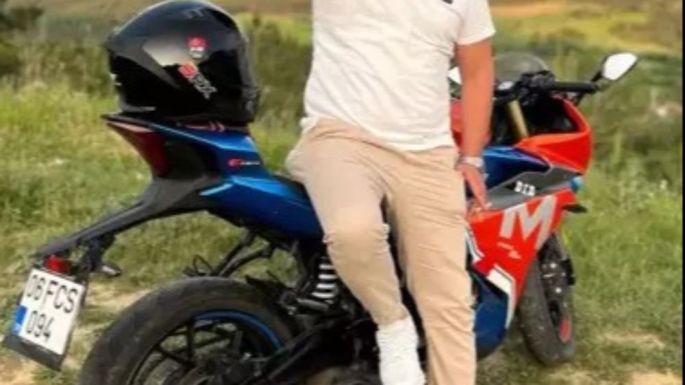  Bariyerlere çarpan motosikletin sürücüsü hayatını kaybetti