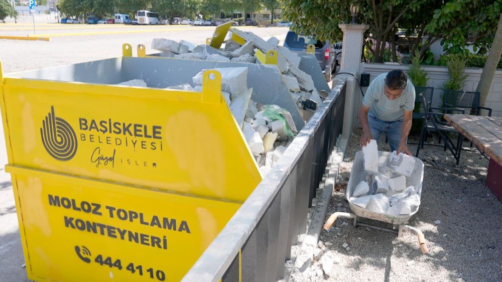Başiskele'de moloz atıklarına karşı konteyner dönemi başladı