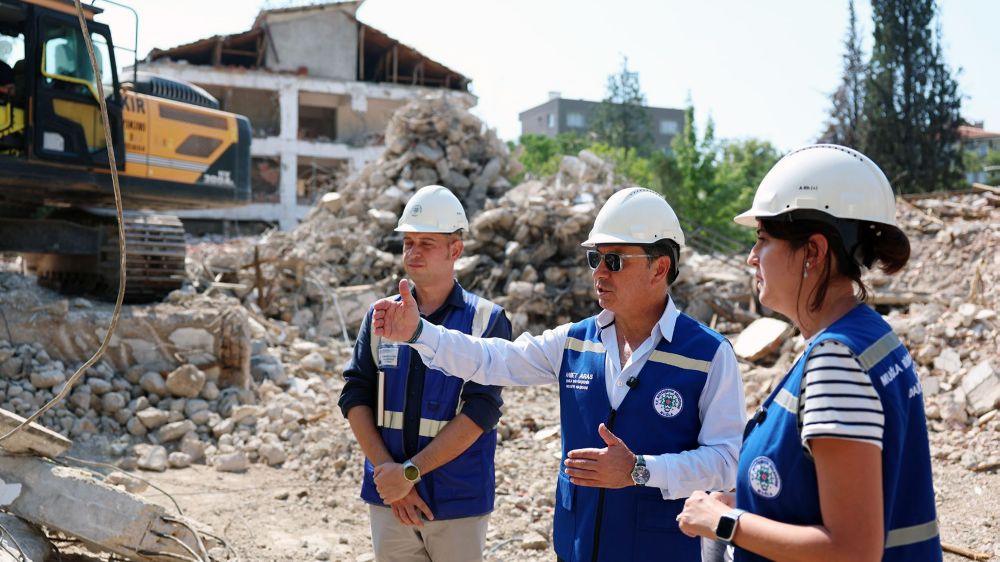 Başkan Aras, Huzurevi yenileme çalışmalarını inceledi