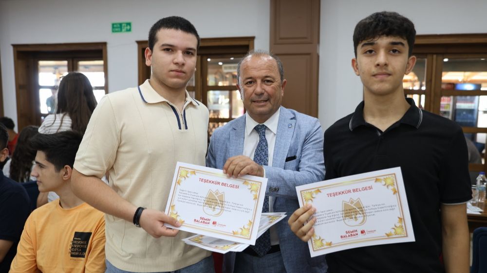 Başkan Balaban şampiyon sporcuları kutladı