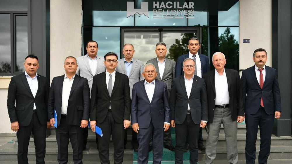 Başkan Büyükkılıç, ilçe belediyeleri yatırım toplantılarına Hacılar ile devam etti