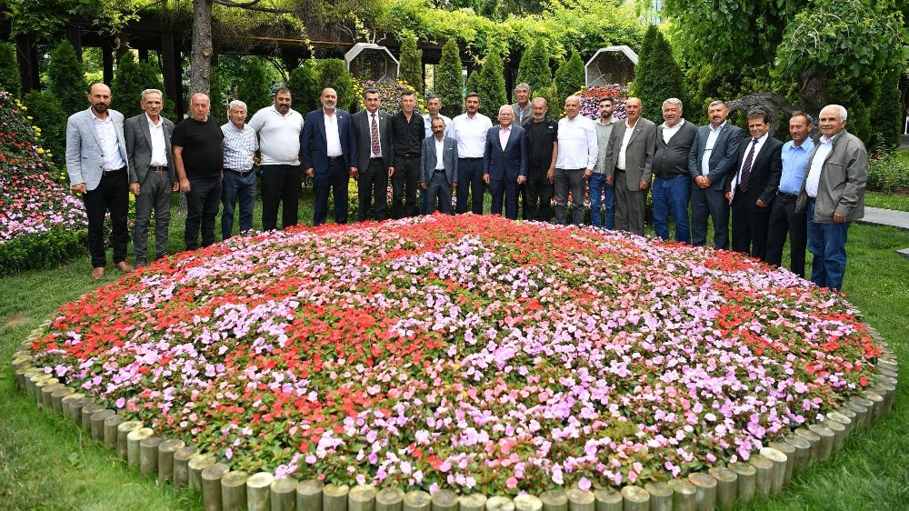 Başkan Büyükkılıç; Sarız’ın mahalle muhtarlarını büyükşehirde konuk etti