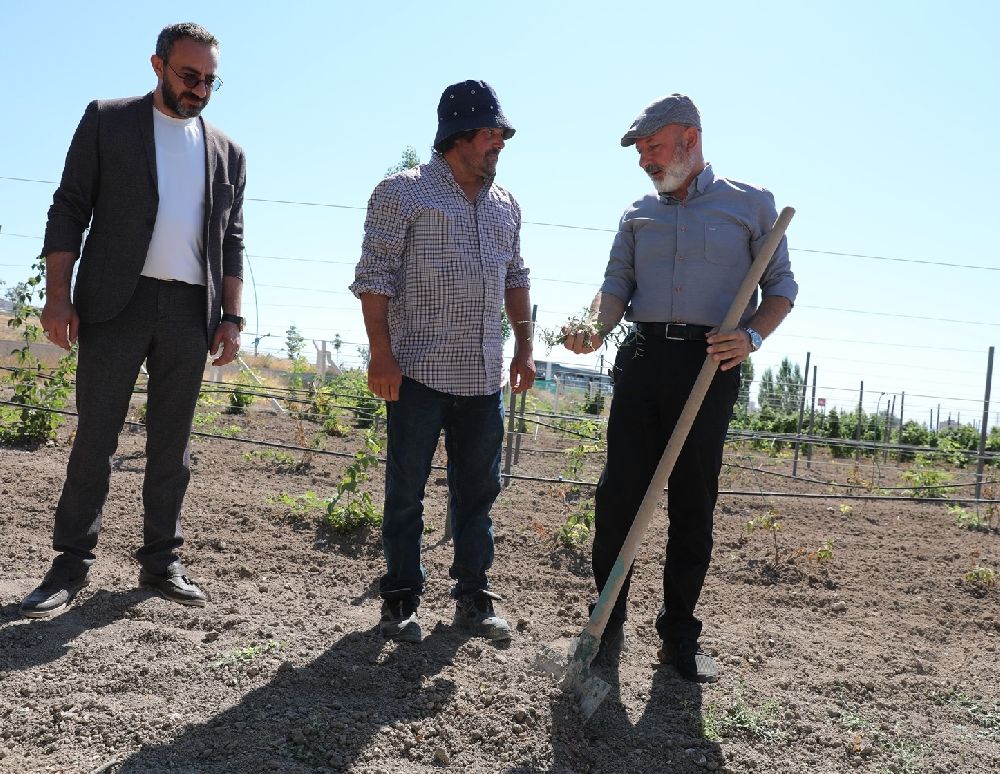 Başkan Çolakbayrakdar: "Şehrin kalbinde tarımla, ülkemizin tarımsal geleceğini şekillendiriyoruz"