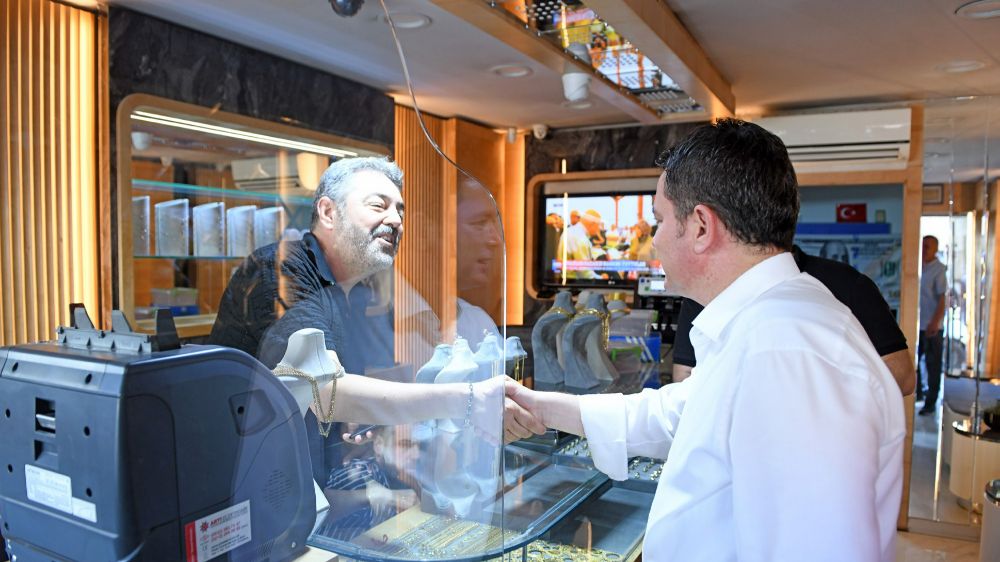 Başkan Erkan Aydın Küçükbalıklı’da vatandaşla buluştu