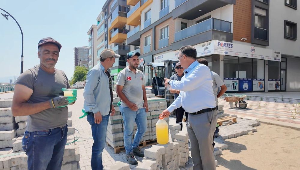 Başkan Öküzcüoğlu'ndan personeline babasından miras limonata ikramı