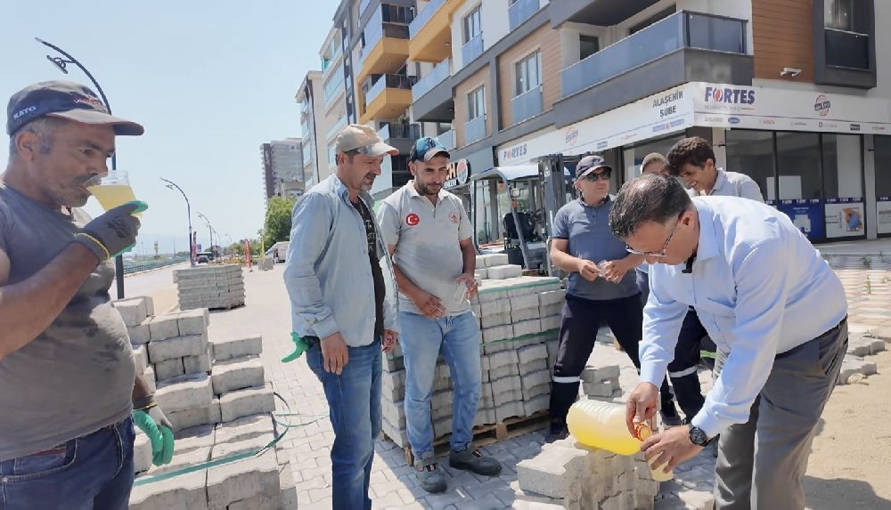 Başkan Öküzcüoğlu'ndan personeline babasından miras limonata ikramı
