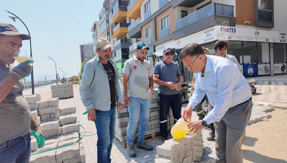Başkan Öküzcüoğlu'ndan personeline babasından miras limonata ikramı