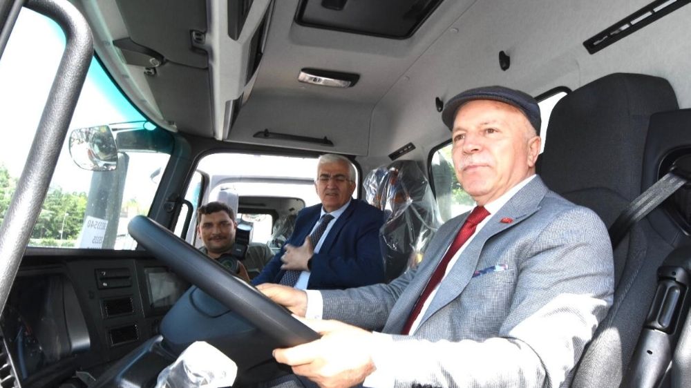 Başkan Sekmen; "Gösteriş değil, hizmet peşinde koştuk"